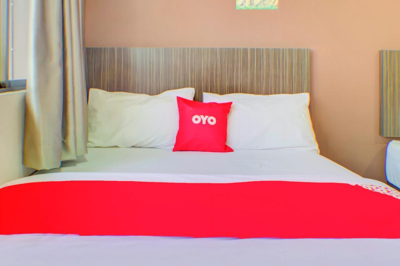 Oyo 89985 Js Hotel Johor Bahru Ngoại thất bức ảnh