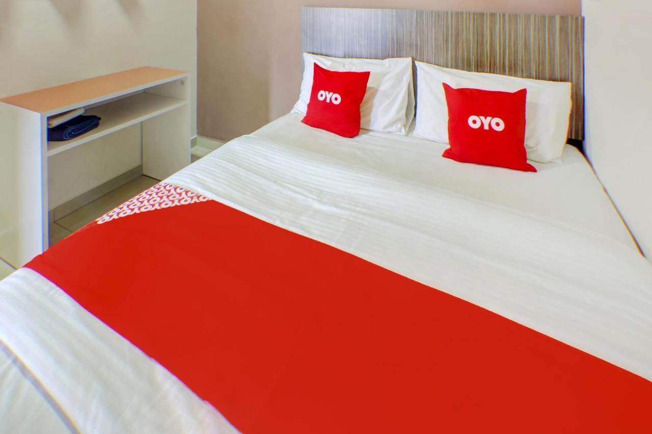 Oyo 89985 Js Hotel Johor Bahru Ngoại thất bức ảnh